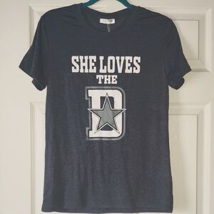 Navy heathred Graphic Dallas COWBOYS S/S T-Shirt. She Loves The D. size Small.